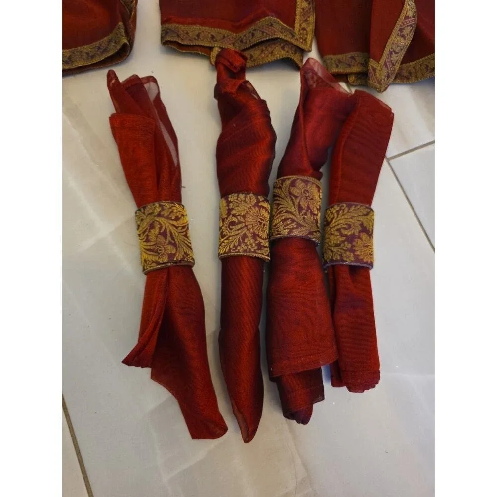 4 Christmas Red Embroidered Square Napkins With Napkin Rings 18
